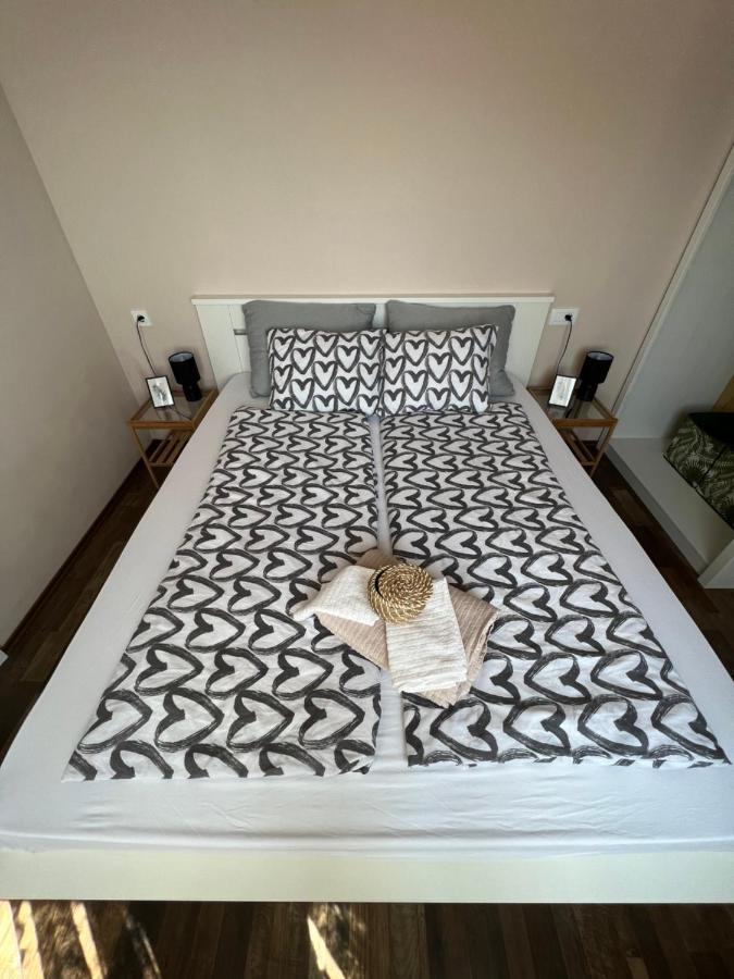 Apartman Maroon ลอฟราน ภายนอก รูปภาพ